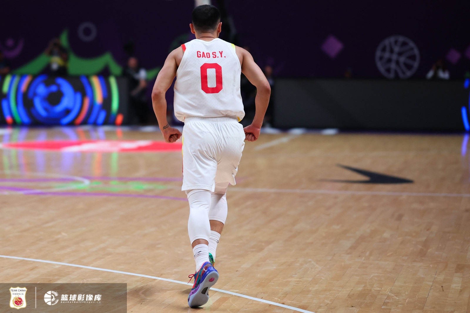 leyu乐鱼体育手机官网入口-体坛周报：国产贝弗利上线！高诗岩打破质疑 谁说他是关系户？