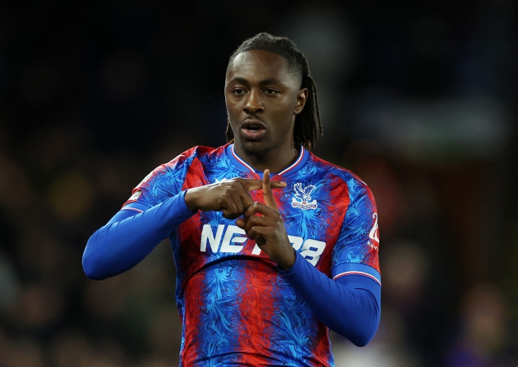 体育娱乐-记者：枪手总监&amp;主帅在7月亲自说服埃泽，这是球员加盟枪手的关键